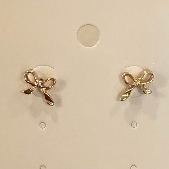 Dainty Gold Bow Stud Earrings NWT - Picture 4 of 5